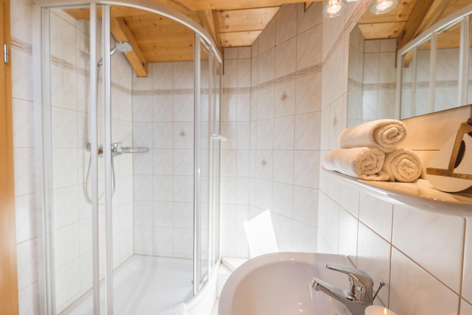 Seeglueck Mit Grosszuegigem Suedbalkon Und Herrlichem Seeblick Apartment *