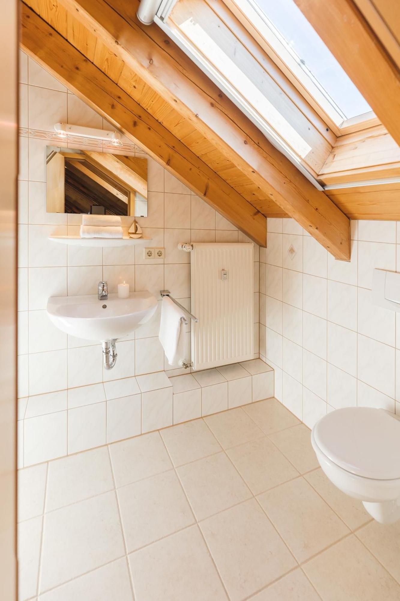 Seeglueck Mit Grosszuegigem Suedbalkon Und Herrlichem Seeblick *