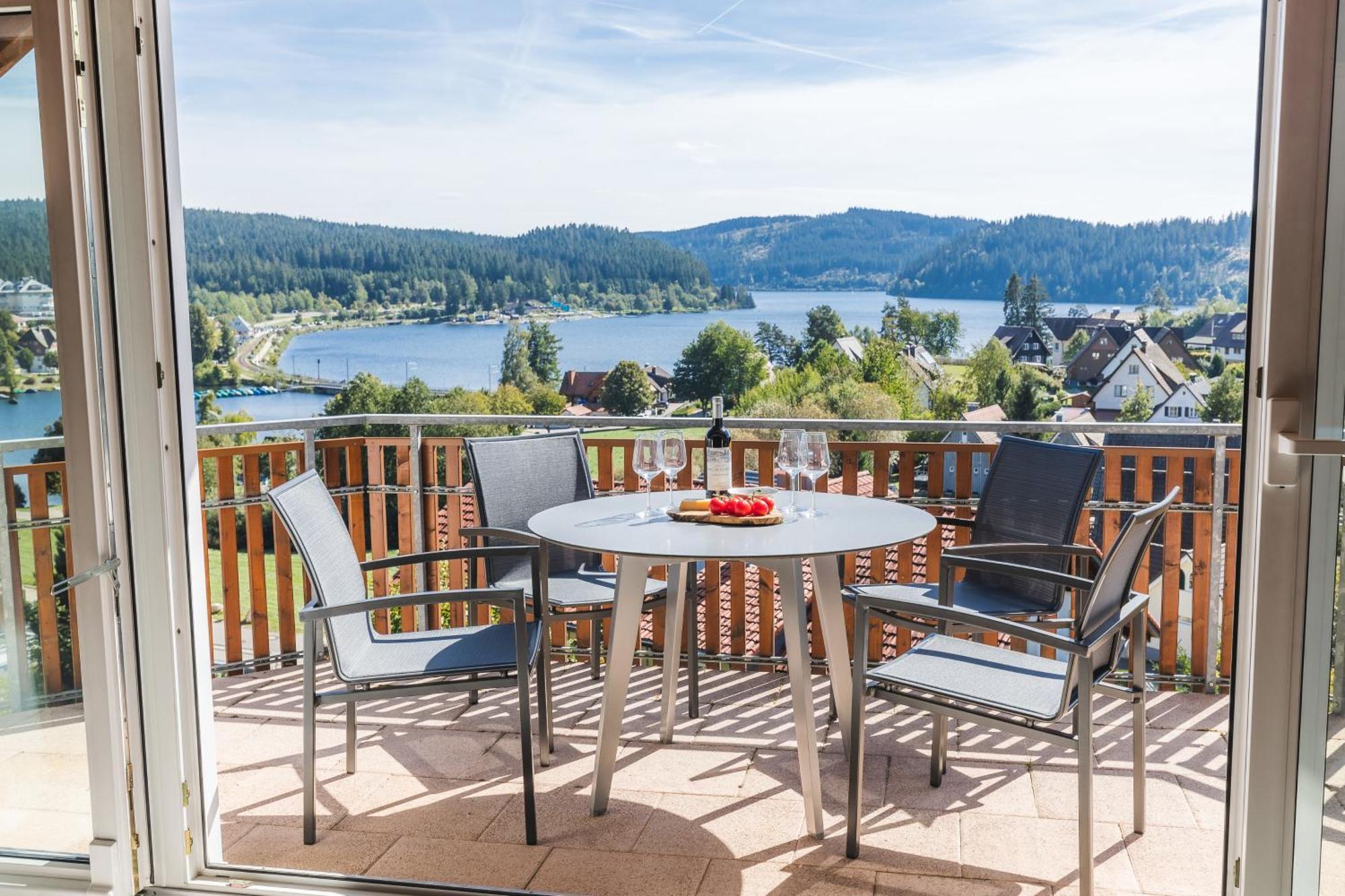 Apartment Seeglueck Mit Grosszuegigem Suedbalkon Und Herrlichem Seeblick Schluchsee