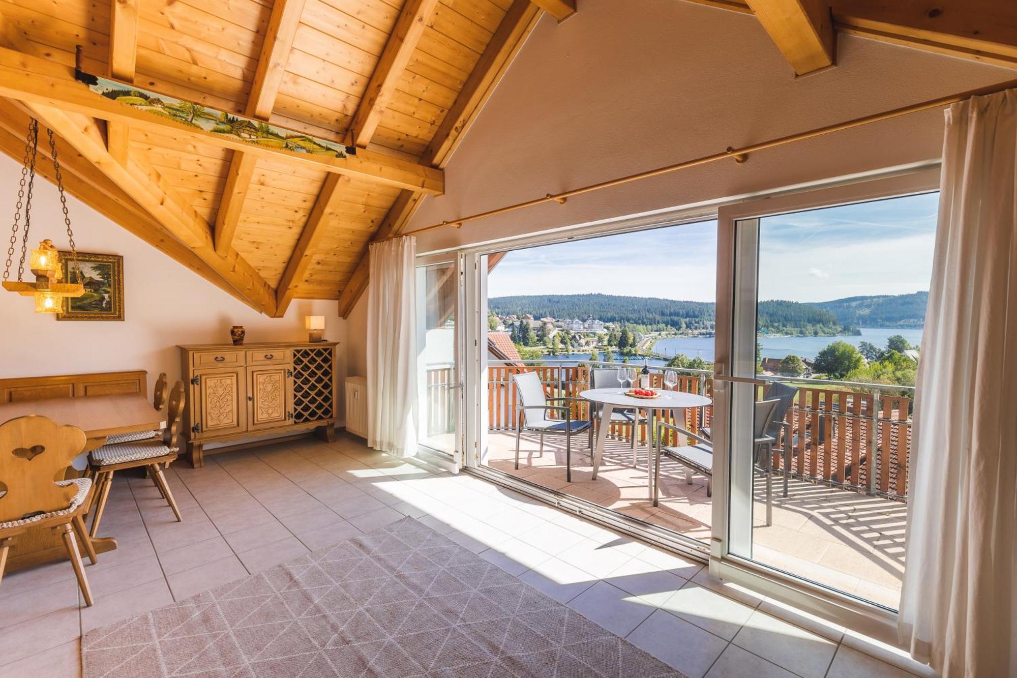 Seeglueck Mit Grosszuegigem Suedbalkon Und Herrlichem Seeblick Schluchsee